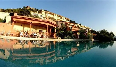 Otel Alta Rocca 4*