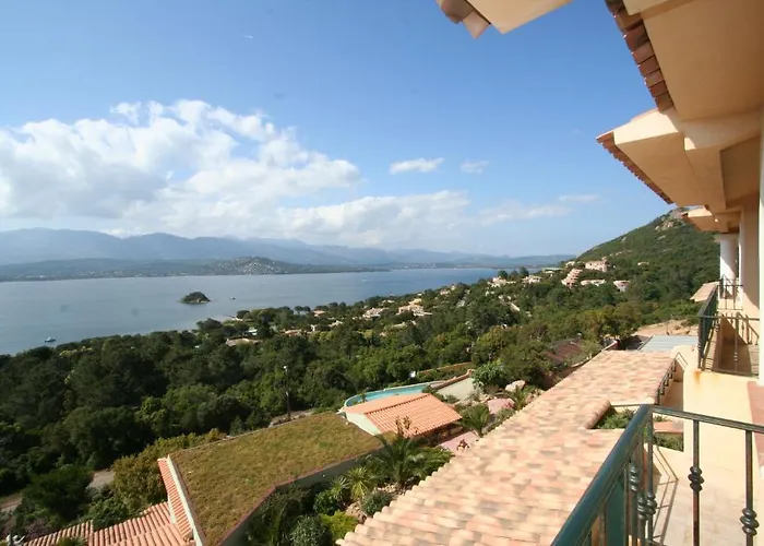 מלון Alta Rocca 4*